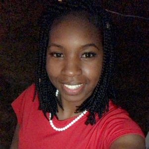 Meet your Posher, Dominique